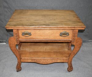 [SOLD]  Small Oak Library Table