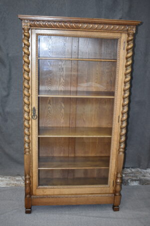 [SOLD]  Quarter Sawn Oak Single Door Bookcase