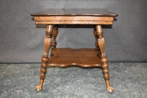 [SOLD]  Quarter Sawn Oak Parlor Table